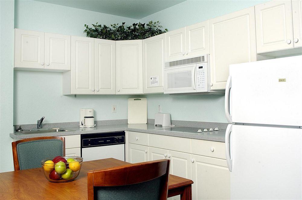 Days Inn & Suites By Wyndham Fort Myers Near Jetblue Park Quarto foto